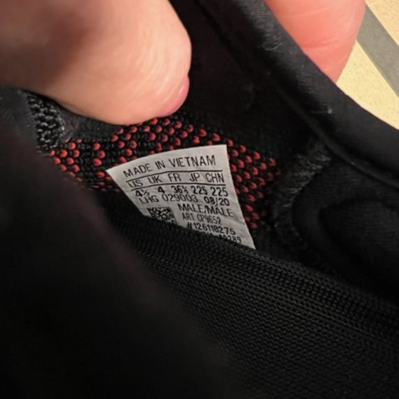 Yeezy Adidas Boost 350 V2 Bred Black Red Sneakers Shoes SZ Mens US 4.5 / Womens - Picture 4 of 6